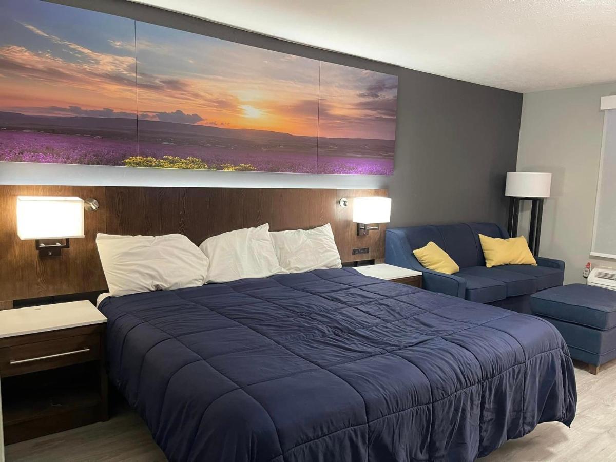 Luxor Inn & Suites, A Travelodge By Wyndham 엘킨스 외부 사진