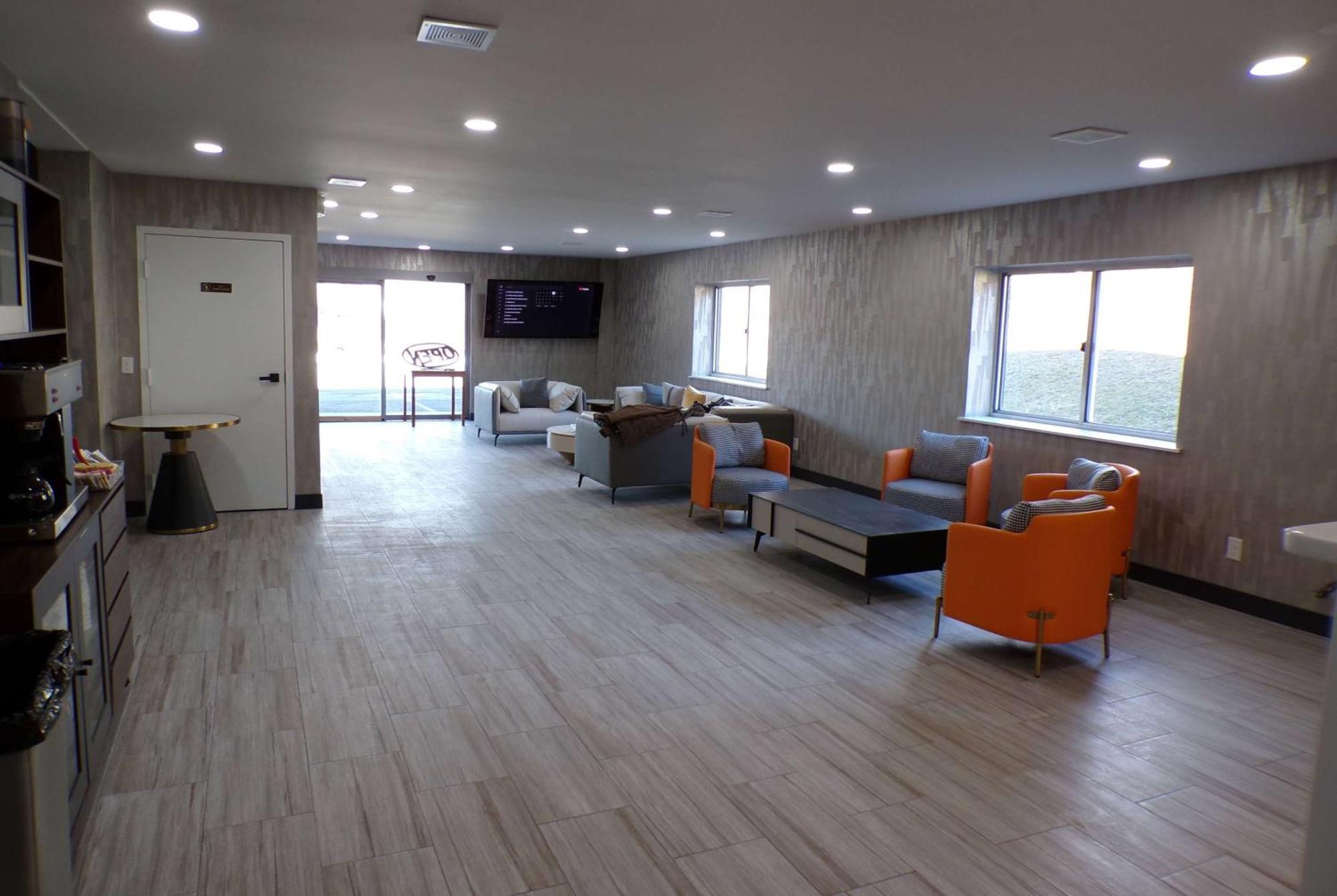 Luxor Inn & Suites, A Travelodge By Wyndham 엘킨스 외부 사진