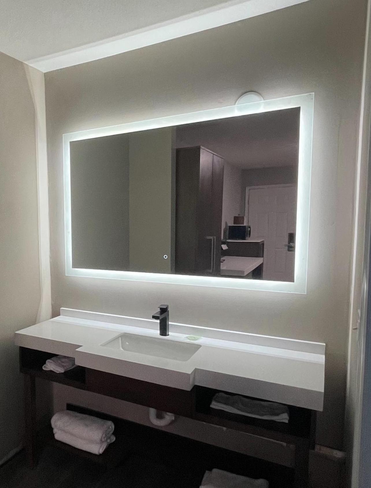 Luxor Inn & Suites, A Travelodge By Wyndham 엘킨스 외부 사진