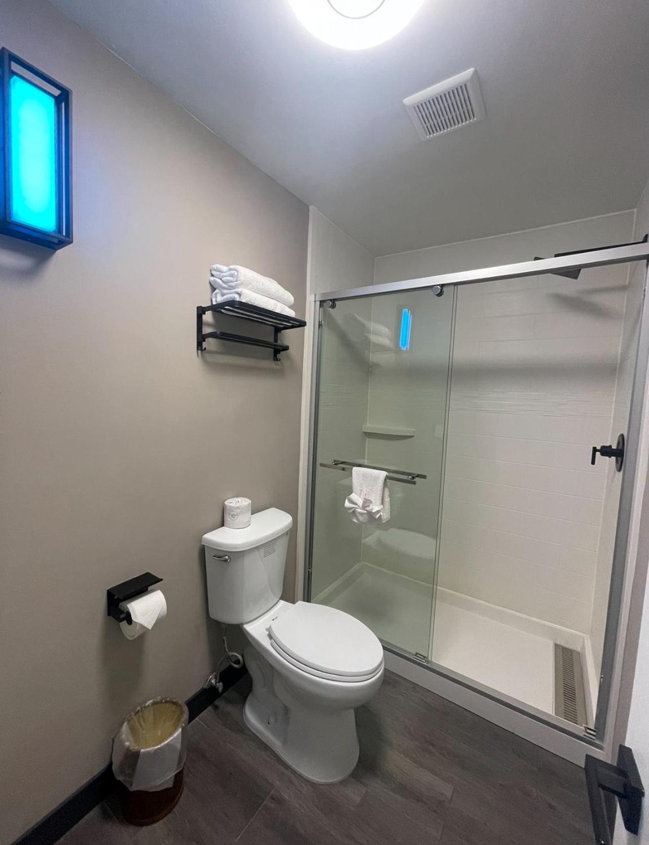 Luxor Inn & Suites, A Travelodge By Wyndham 엘킨스 외부 사진
