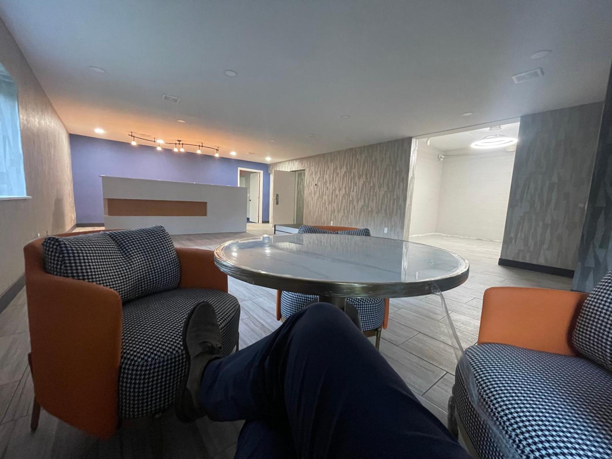 Luxor Inn & Suites, A Travelodge By Wyndham 엘킨스 외부 사진